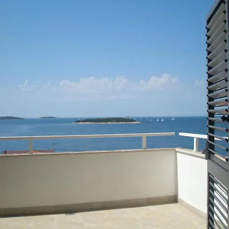 By The Sea - 15704 דירה