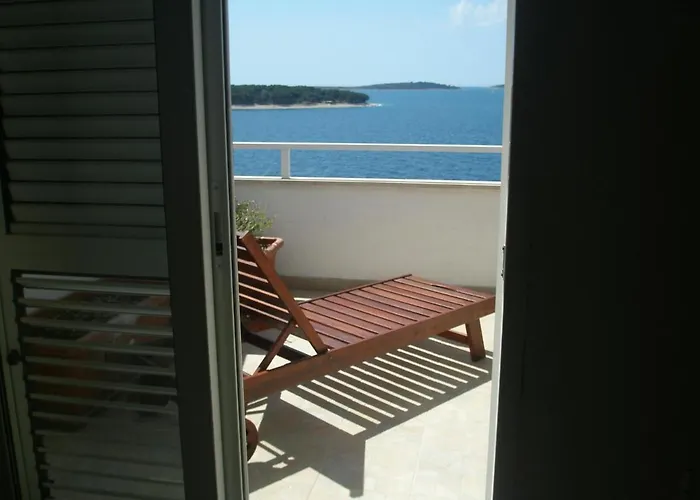 By The Sea - 15704 פרימוסטן